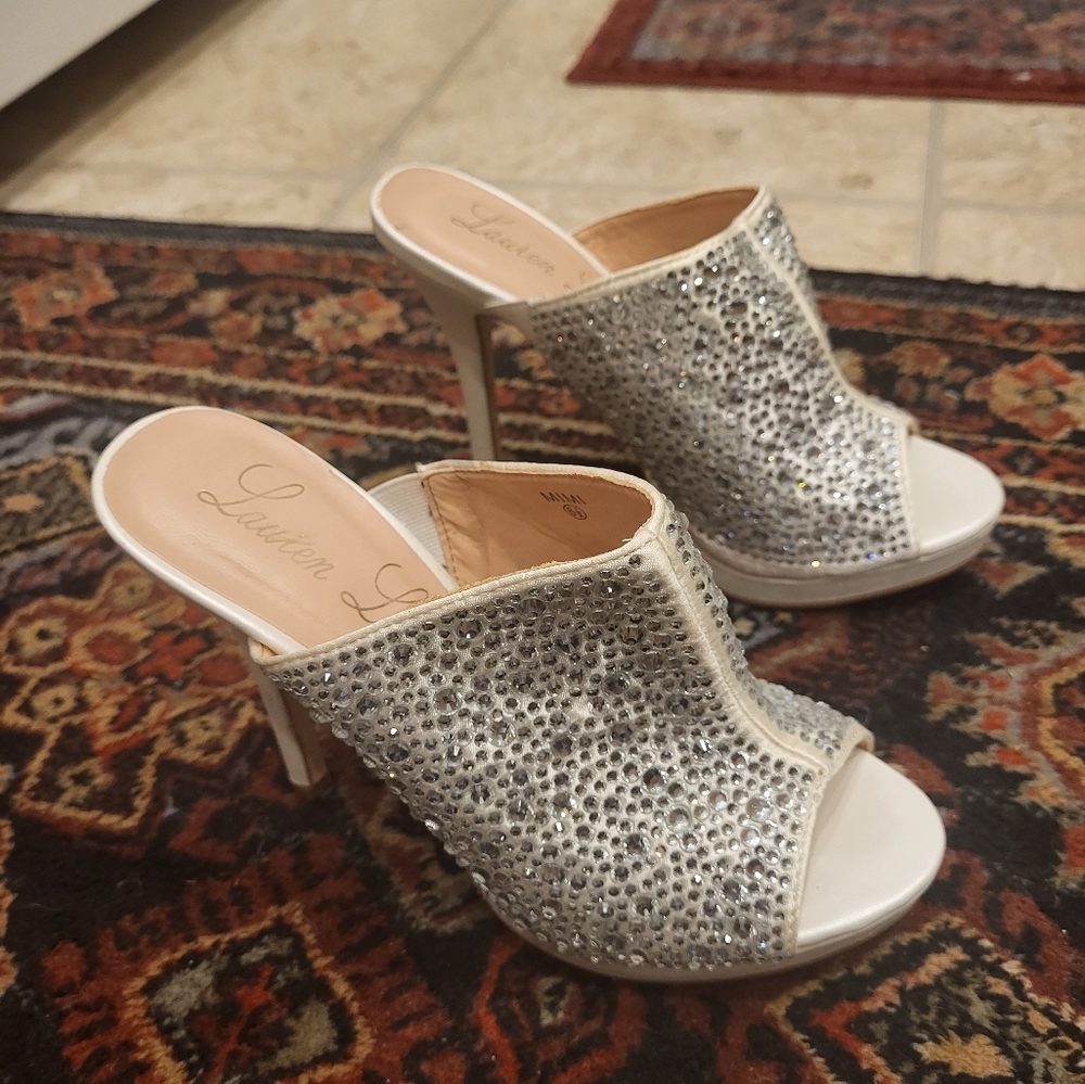 Dressy pumps